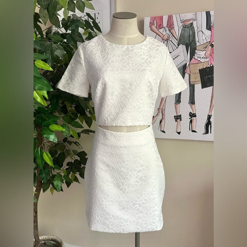 Karlie White Floral Embossed Coquette Cutout Peekaboo Midriff Mini Dress Sz S